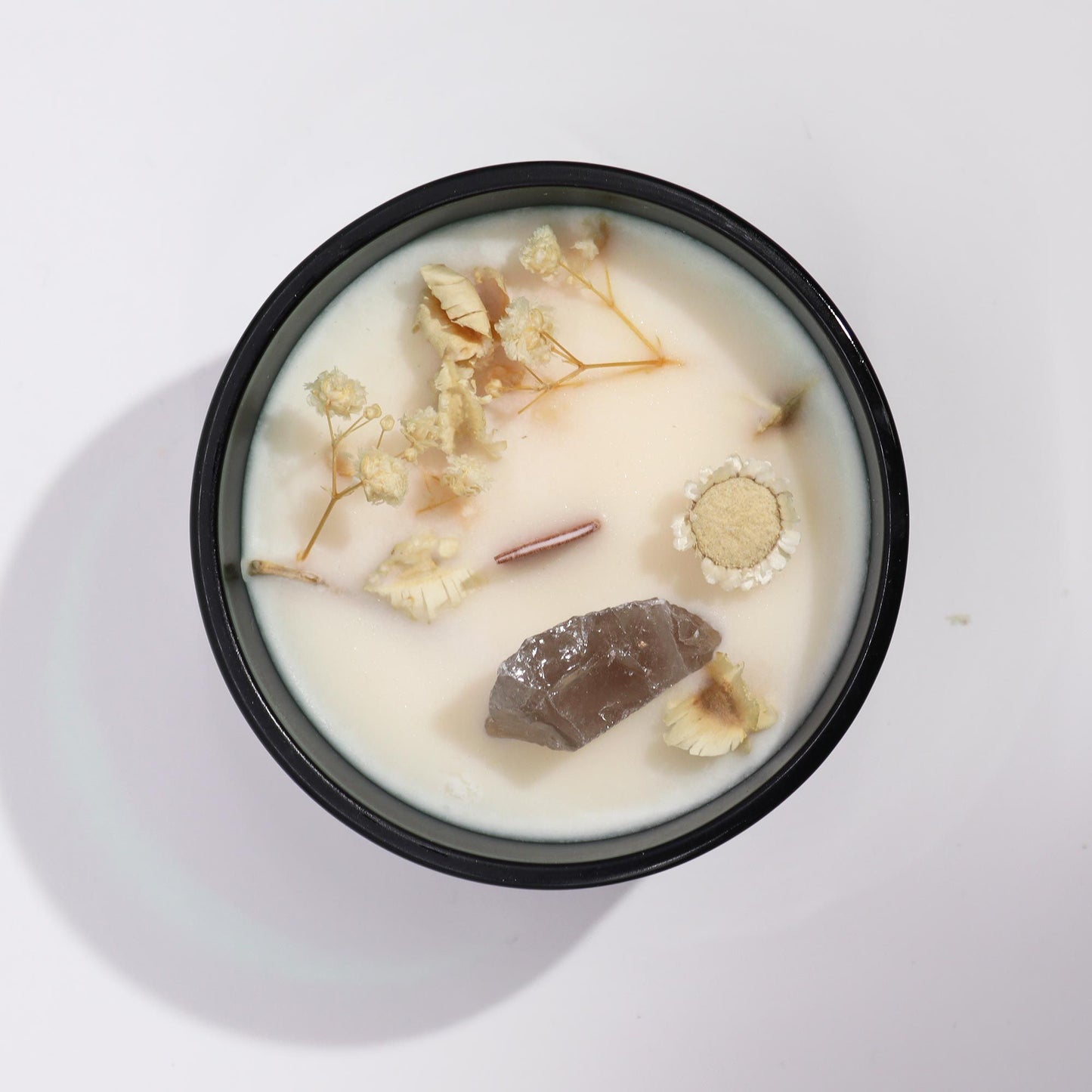 The Lion Crystal Magic Candle – Rock Quartz & Jasmine Garden | Peace, Calm & Healing Energy (22hr Burn Time)